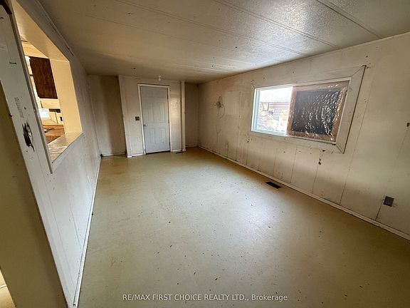 3rd image of 228 Davies St