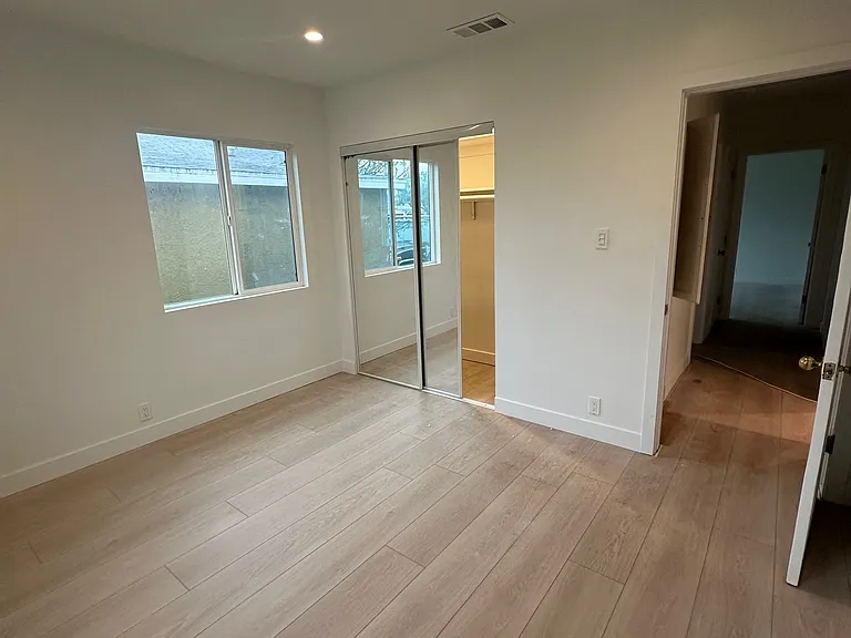 1st bed room