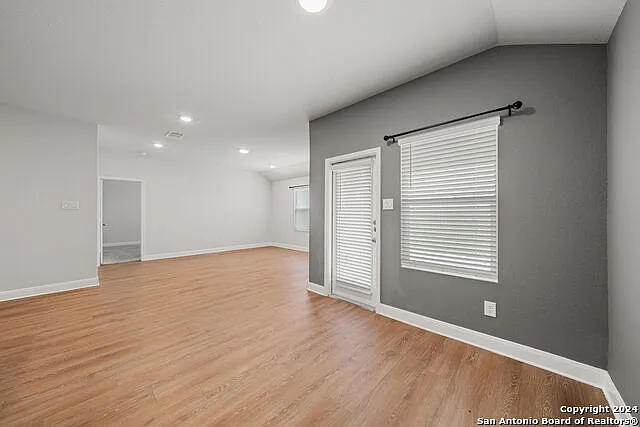 1080 Amble Oak — Photo 9