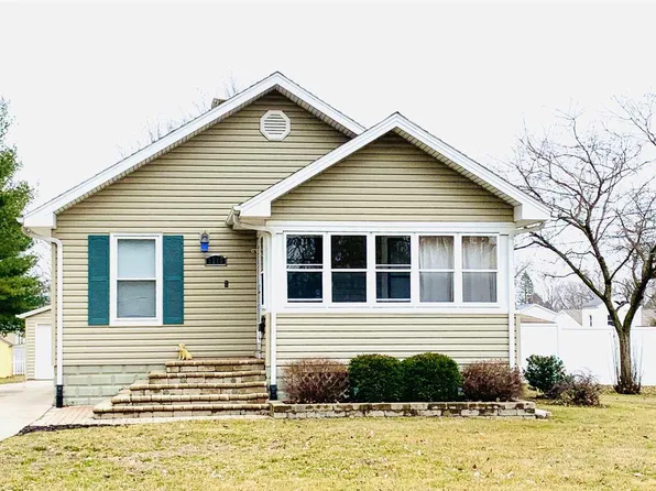 1313 Harrison St, Galesburg, IL 61401