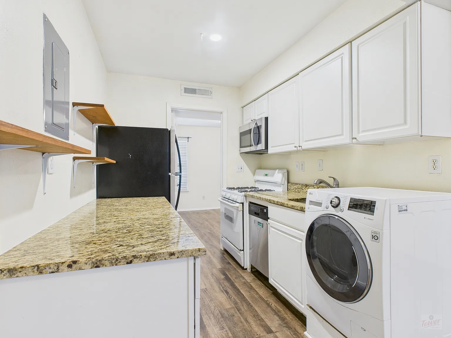 1106 W 22nd St Apt 5 — Photo 3