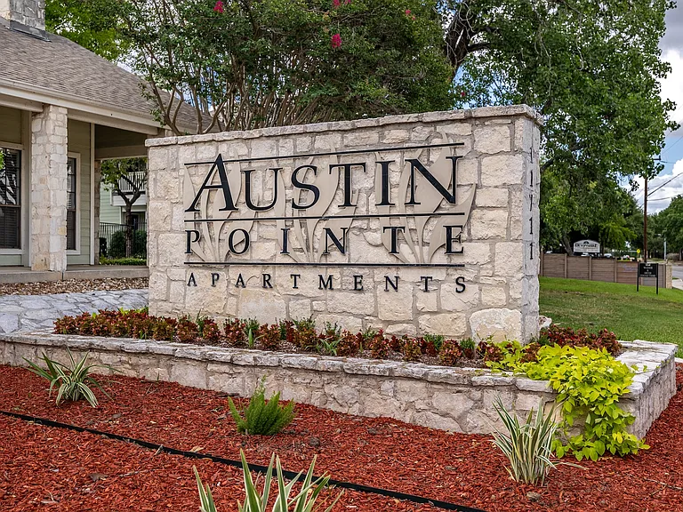 Austin Pointe Apartments — Photo 17
