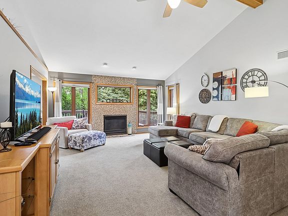 3rd image of 1917 Winchester Way