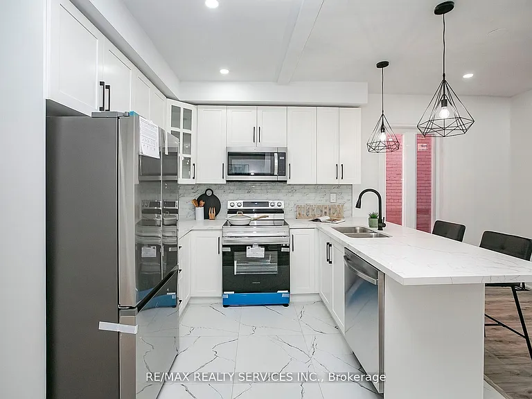 20 Somerset Ave E — Photo 10
