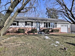 1733 Crooked Oak Dr, Lancaster, PA 17601