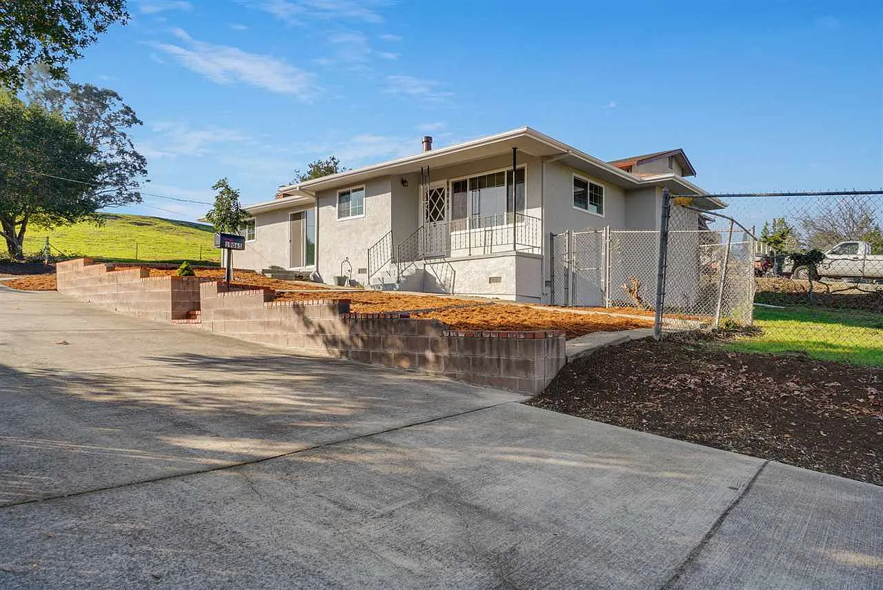 19065 Carlton Ave photo 1