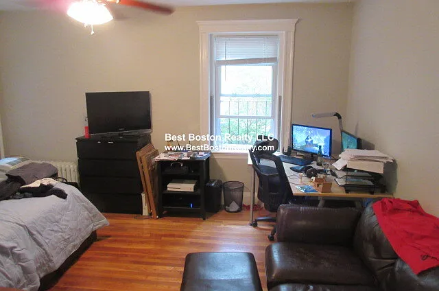 1 bed, 1.0 bath, $2,450 — Photo 2