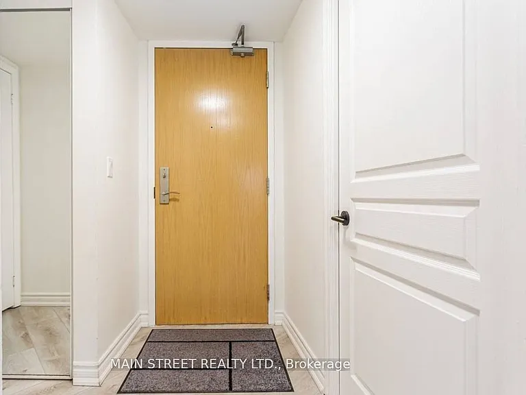 509 Beecroft Rd #816 — Photo 2