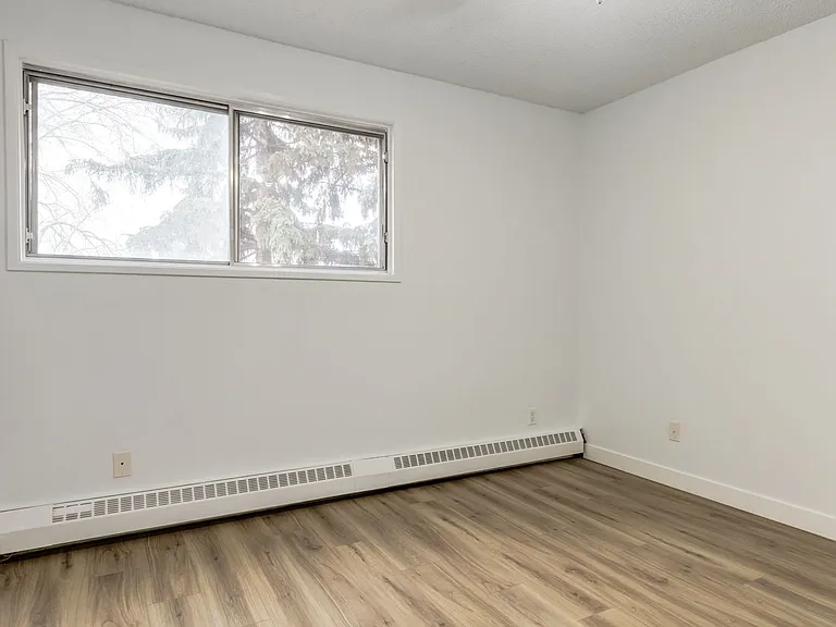 4 Hooper Cres NW — Photo 15
