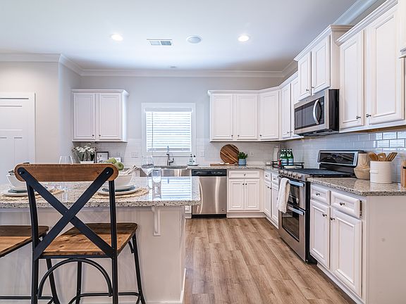5th image of 2080 Hatteras Way