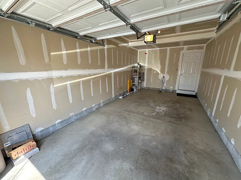 1155 Alameda Blvd #40 — Photo 24