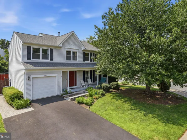 5406 Sequoia Farms Dr, Centreville, VA 20120