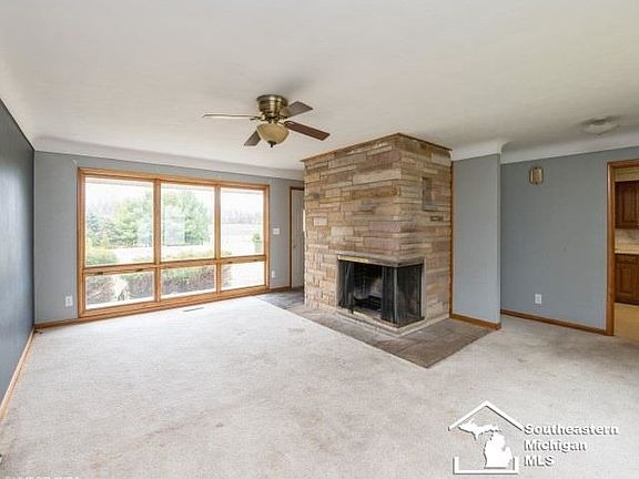 4th image of 8491 Bater Dr