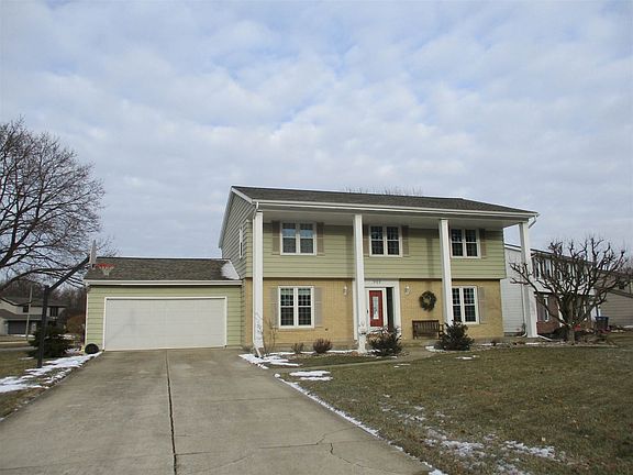 2nd image of 3108 E Lake Dr N