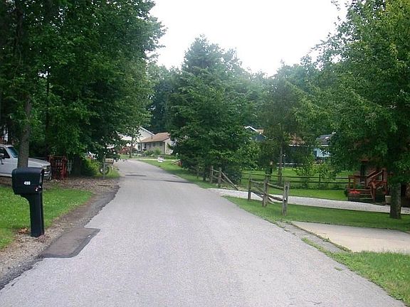 3rd image of 490 Playland Pkwy
