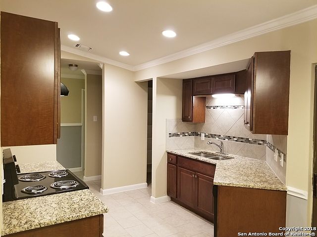 1st image of 6034 Les Harrison Dr