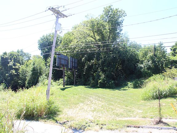 4th image of 211 W Miller St