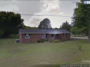 1921 Red Oak Dr, Paris, TN 38242