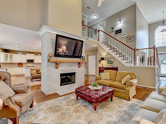 2nd image of 4196 Cami Way