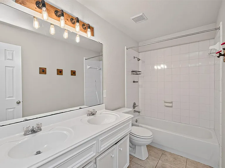 1807 Katlyn Ln — Photo 40