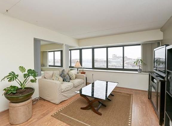 3rd image of 1920 S 1st St APT 907