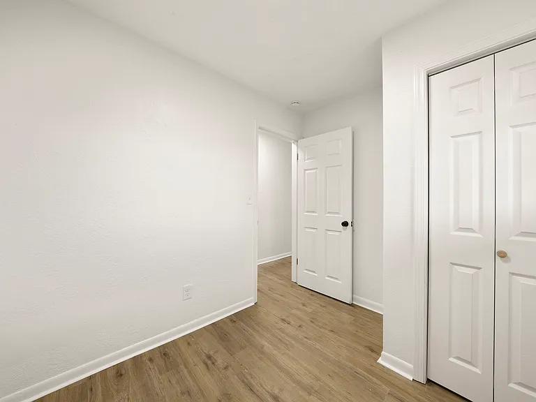512 Maier Dr — Photo 18