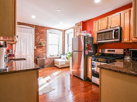 2nd image of 19 Netherlands Rd #1