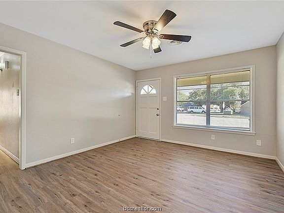 4th image of 1702 E William J Bryan Pkwy
