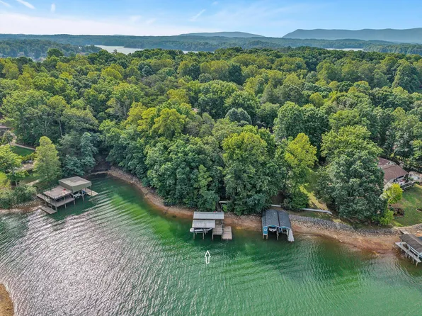 103 White Oak Cir, Moneta, VA 24121