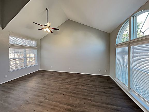 5th image of 5304 Manhassett Dr