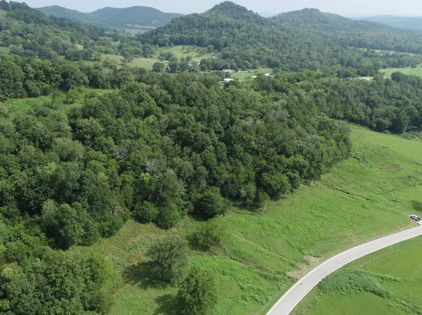 12 Highway 141 N, Hartsville, TN 37074