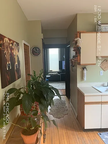 1230 W Roscoe St #2R Photo 1