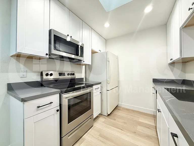 9015 W Elm St #7 — Photo 4