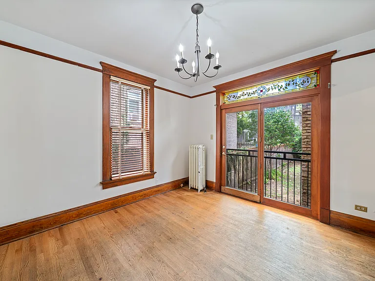 831 Hamlin St — Photo 7