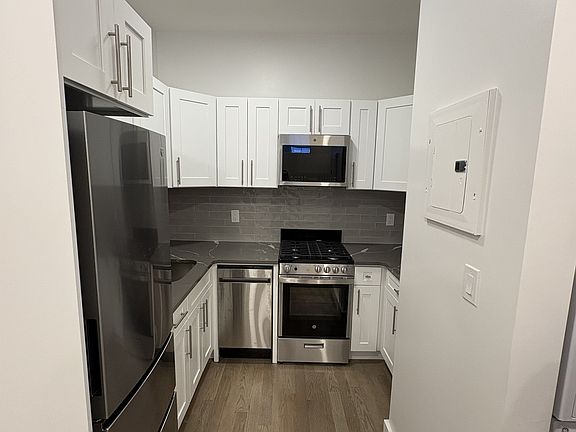 3rd image of 1566 2nd Ave APT 2F