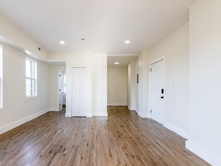 13476 Clifton Blvd #201 — Photo 13