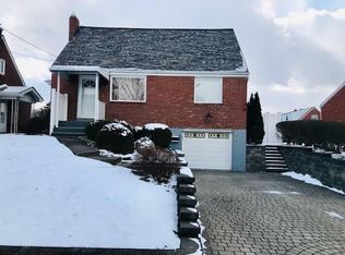 215 Scene Ridge Rd, McKeesport, PA 15133