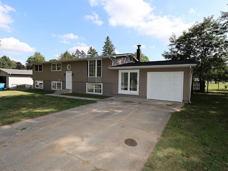 1st image of 26394 Douglas Ave