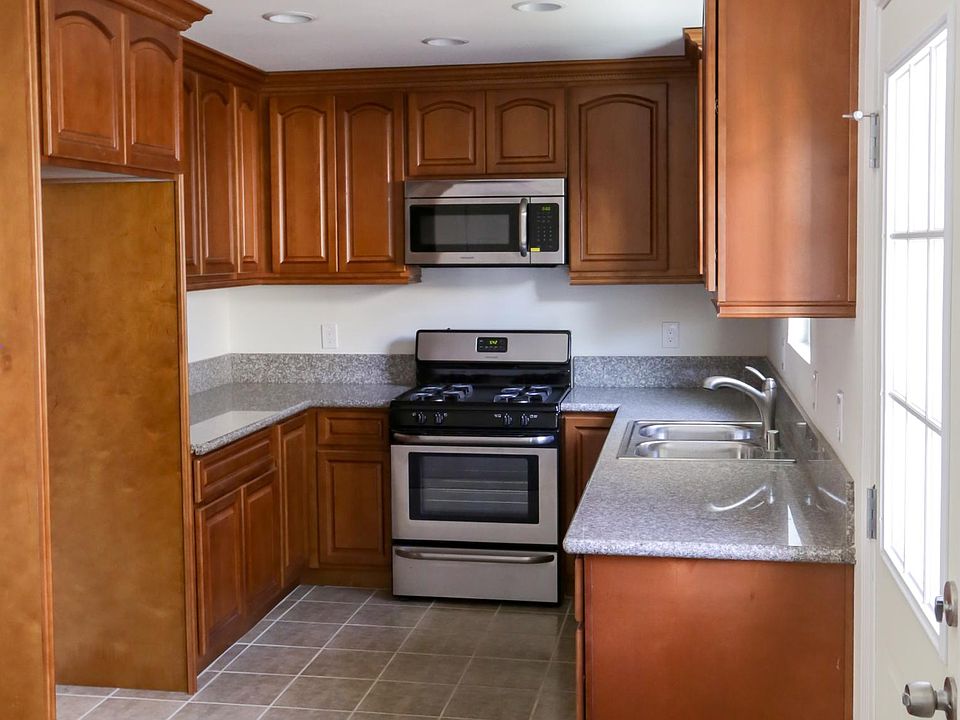 1st image of 734 N El Molino Ave