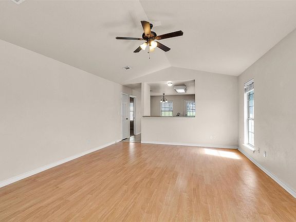 3rd image of 109 Bolero Way