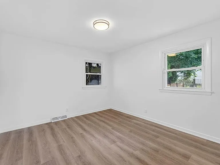 5554 N Navajo Ave — Photo 11