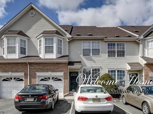 2 Stallion Ct, Somerset, NJ 08873