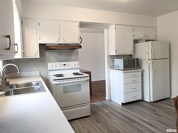 5th image of 606 S Emerald Ln