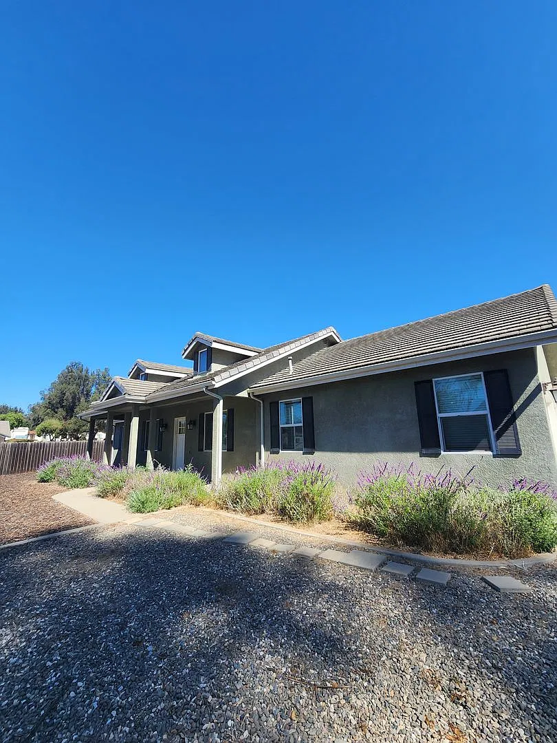 Gorgeous single-level 3-bedroom, 2-bath home in Nipomo — Photo 1