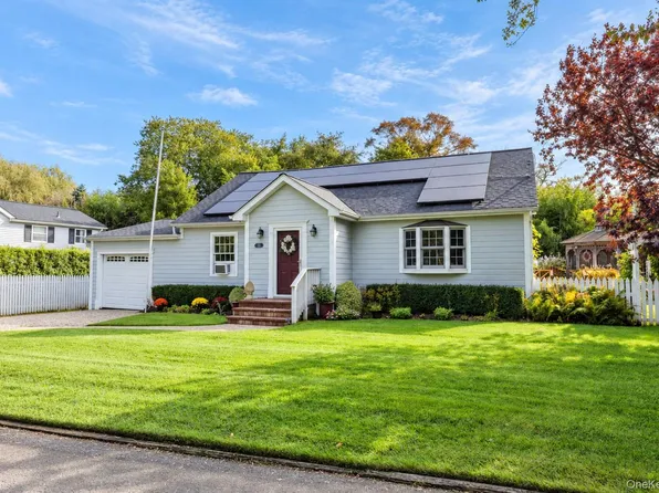 43 Astor Avenue, Brookhaven, NY 11719