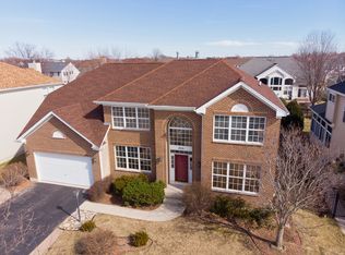 2321 Poets Ln, Algonquin, IL 60102