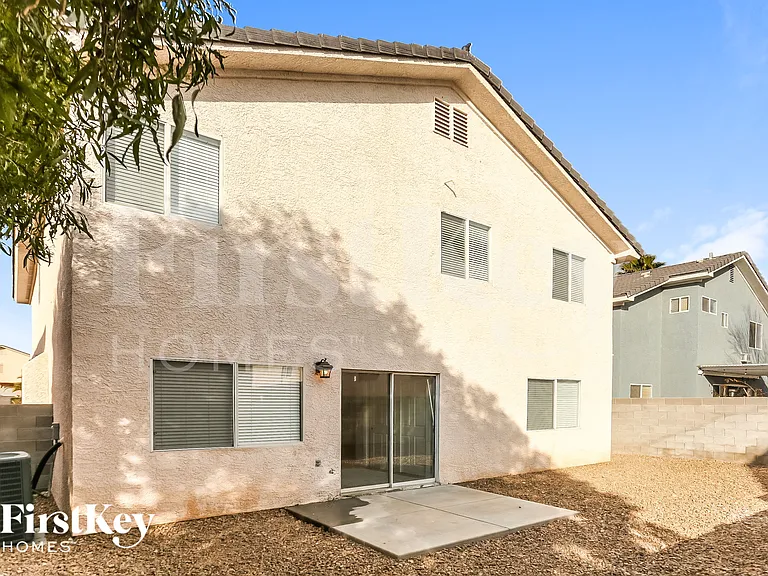 7404 Fencerow St — Photo 15