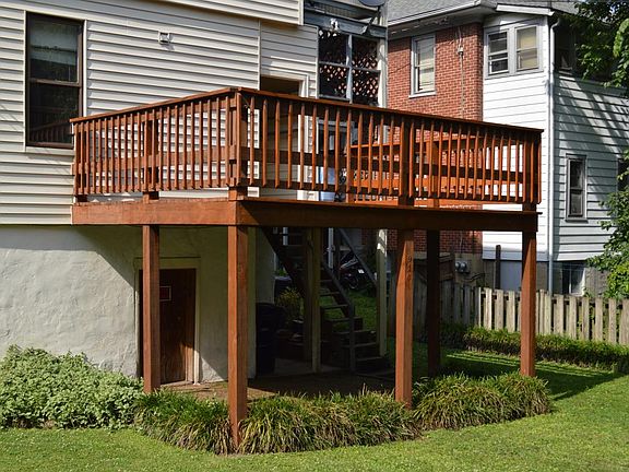 4th image of 916 Winona Ave SW #A