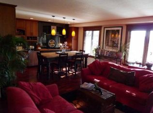 1284 Trailwood S, Hopkins, MN 55343