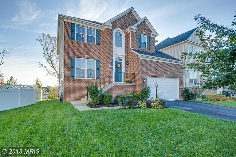 ~Beautiful Brick Colonial~